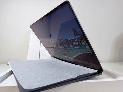 Apple MacBook Air 15 Midnight M5 / 16GB RAM/512GB SSD + APPLE CARE