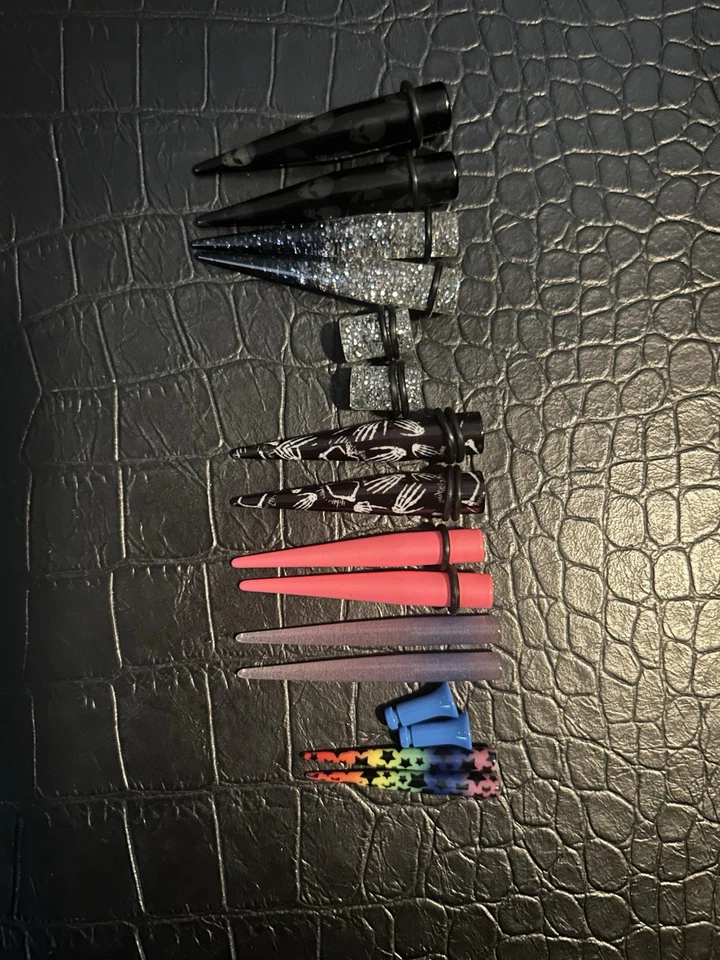 Paquete de conos y medidores (8 pares - el tamaño más pequeño es 10-12) Foto 3 de 4