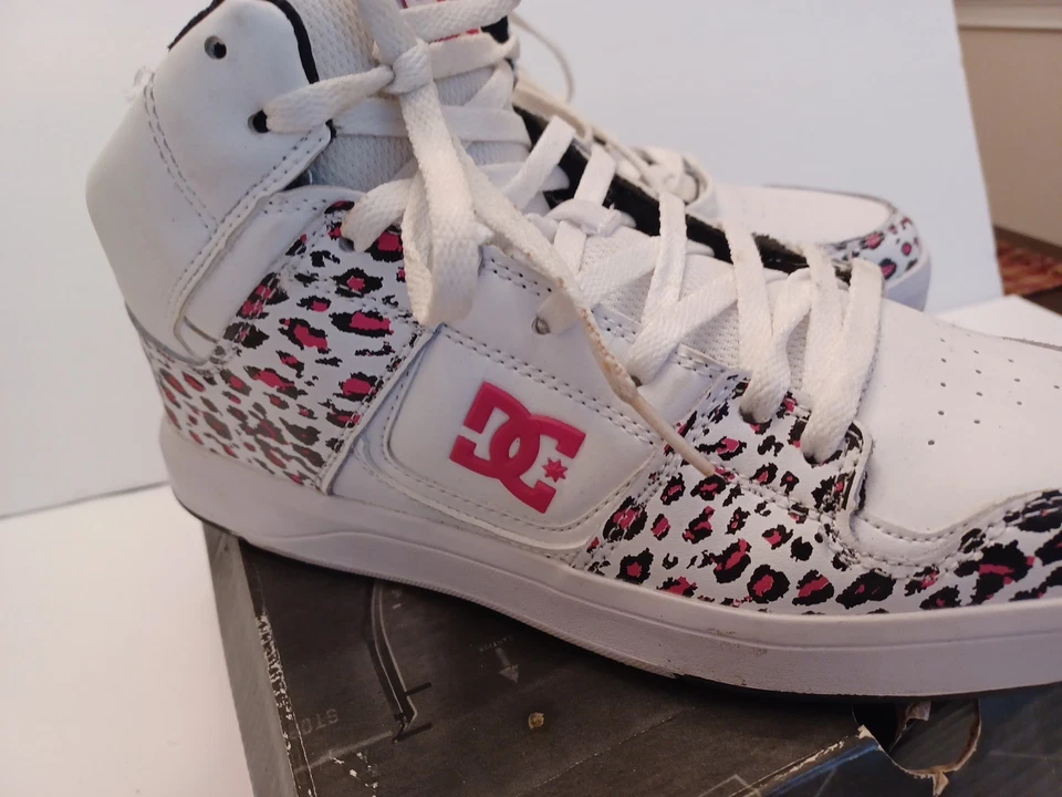 DC CURE HI TOP SIZE 11  LACE-UP SNEAKERS TRAINERS WOMEN SHOES PINK LEOPARD USED - Image 4 of 4
