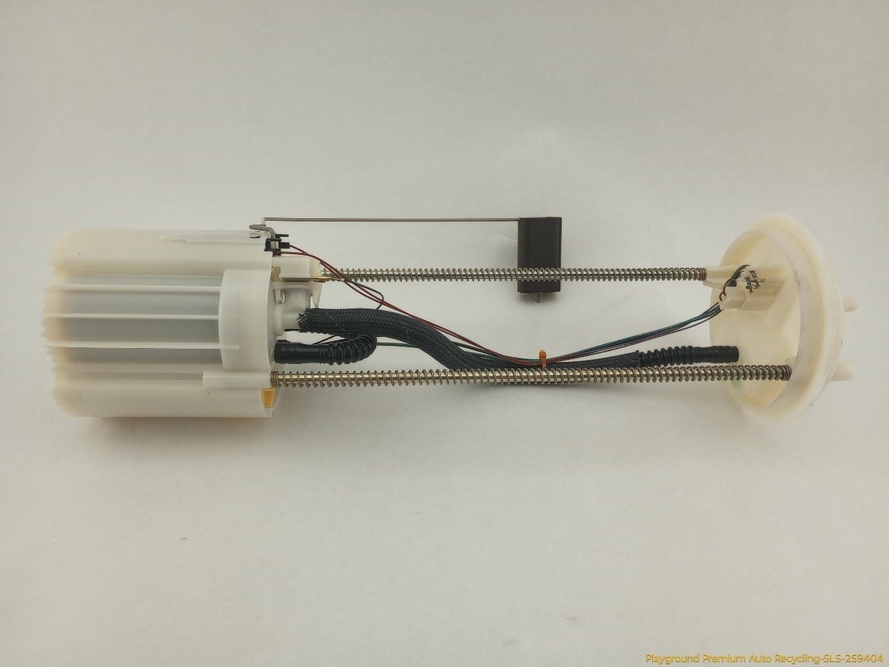 Maserati Quattroporte M139 Fuel Pump With Sending Unit 4.2L V8 8 Cyl Fits 03-11 