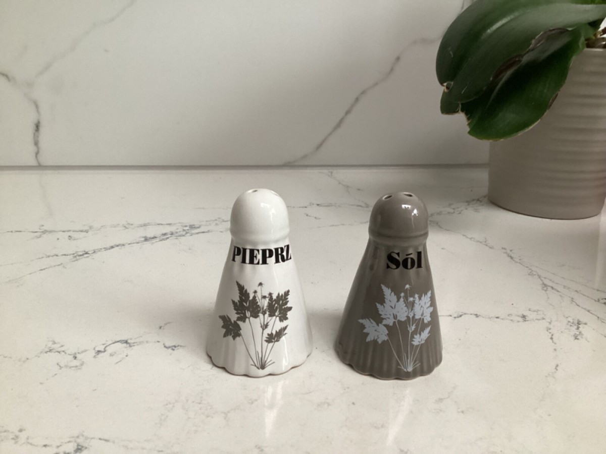 Ceramic salt and pepper shaker UK