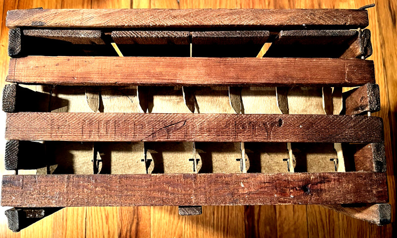 FARMHOUSE HUMPTY DUMPTY Egg Crate w/Inserts & Dividers OWOSSO Mich NICE& CLEAN