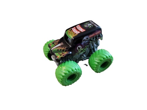 Monster Jam Garage Playset and Storage with Exclusive Grave Digger