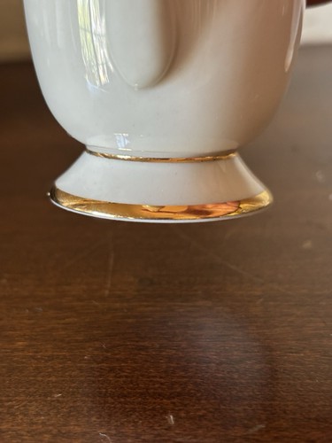 Christmas Holly Pedestal Mugs Set of 10 Japan Gold Trim Porcelain Retired - Picture 10 of 11