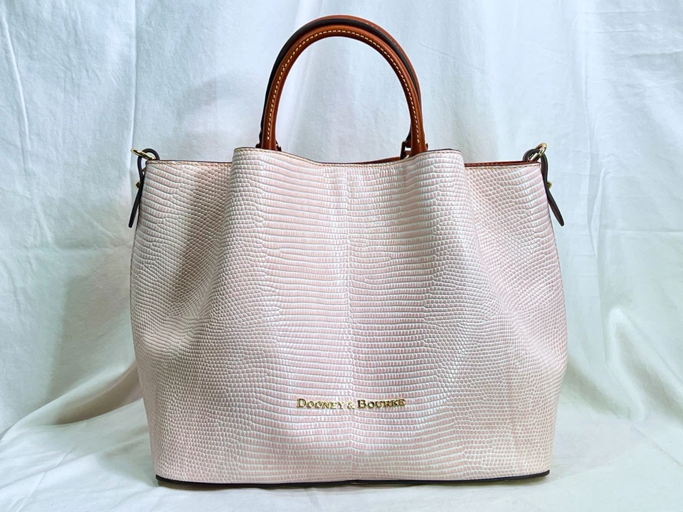 NUEVO SIN ETIQUETAS Dooney & Bourke Grande Repujado Lagarto Barlow Bolso Cartera ROSA RUBOR Foto 2 de 4