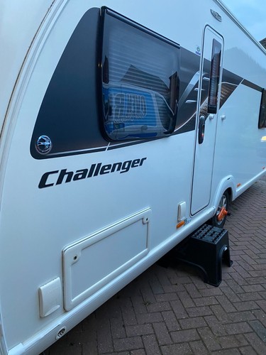 swift challenger 560 caravan fixed bed centre bathroom 2021 model - Picture 2 of 18