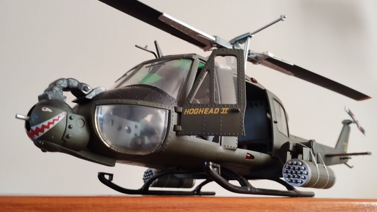 21st Century Toys UH-1C Huey Hog 'Hog Head II' 1/18th LARGE 21st Century Toys UH-1C Huey Hog 'Hog Head II' 1/18th LARGE