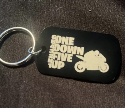 One Down Five Up SUPERBIKE SCHLÜSSELANHÄNGER GRAVUR WEIHNACHTSGESCHENK MIT ETUI