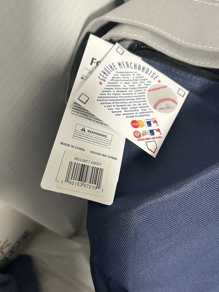 New York Yankees 22" Duffle Bag Gym Overnight Tote Duffel MLB Licensed NWT - Image 4 of 4