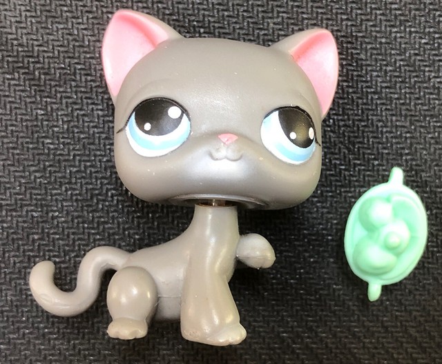 Littlest Pet Shop Gray Grey Short hair Cat Blue Eyes Raised Paw Kitty