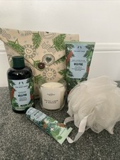 The Body Shop Wild Pine Gift Bag Shower Gel Lotion HandCream Candle Valentine