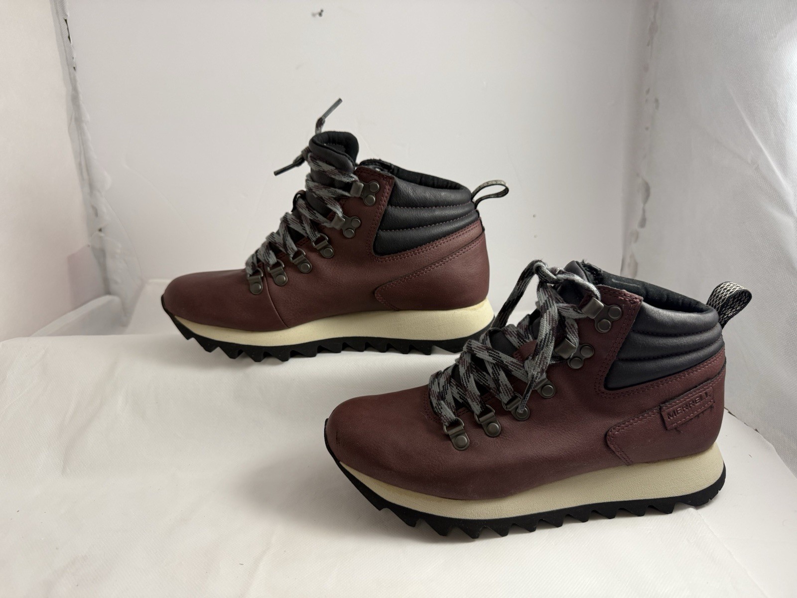 Merrell Alpine Hiker Stivali Scarpe Donna Taglia 7.5 US Borgogna J003772