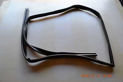 Run Front door glass RH Daihatsu Applause A1#  (06/1989-05/2000)