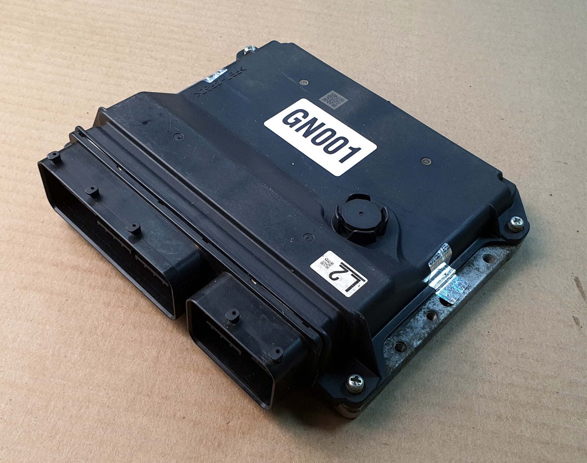 200ハイエース　エンジンECU 89661-26F10 200ハイエース エンジンECU 89661-26F10 Toyota HIACE 3.0L Diesel