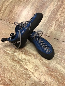evolv royale climbing shoes