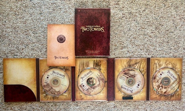 THE LORD OF THE RINGS 3部セット Amazon.com: The Lord of the Rings 3-Book Paperback Box Set