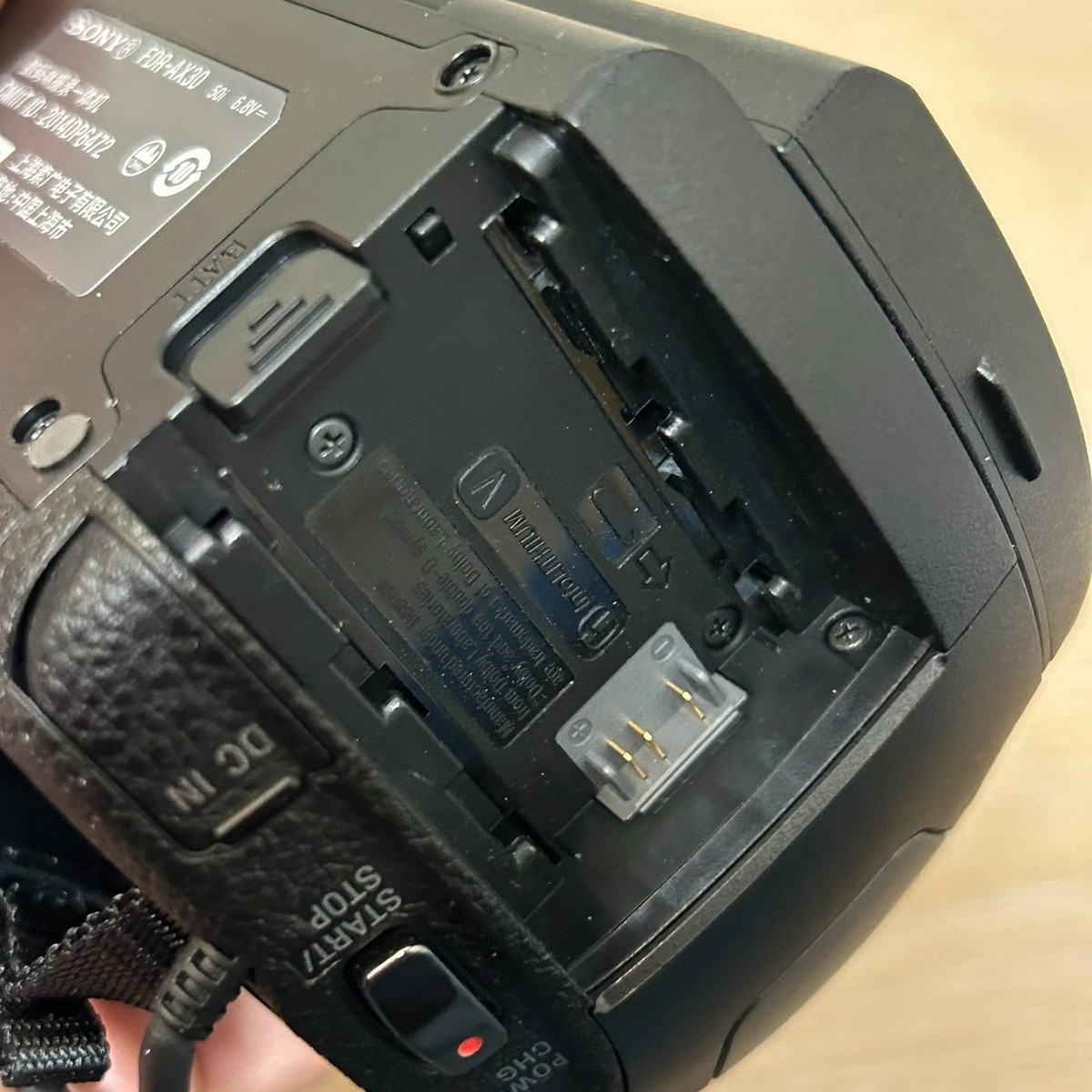 SONY FDR-AX30 4K Video Handycam Camera Black Optical 10x Zoom