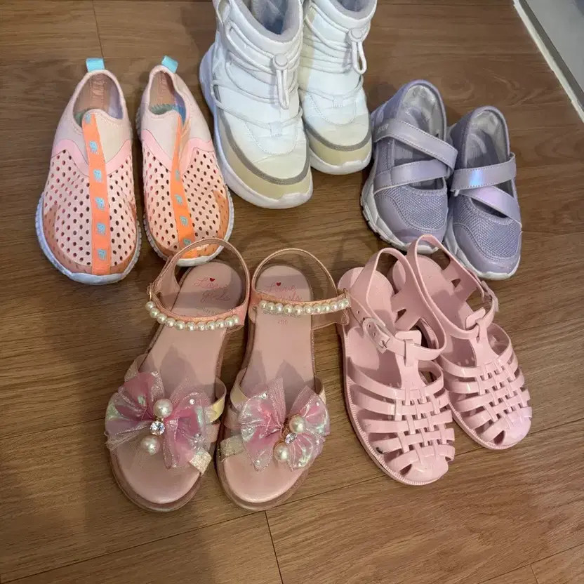 Girls Shoes 190mm Sneakers, EXR, New Balance Aqua Shoes, Jelly Sandals, Pearl Sa thumbnail 8