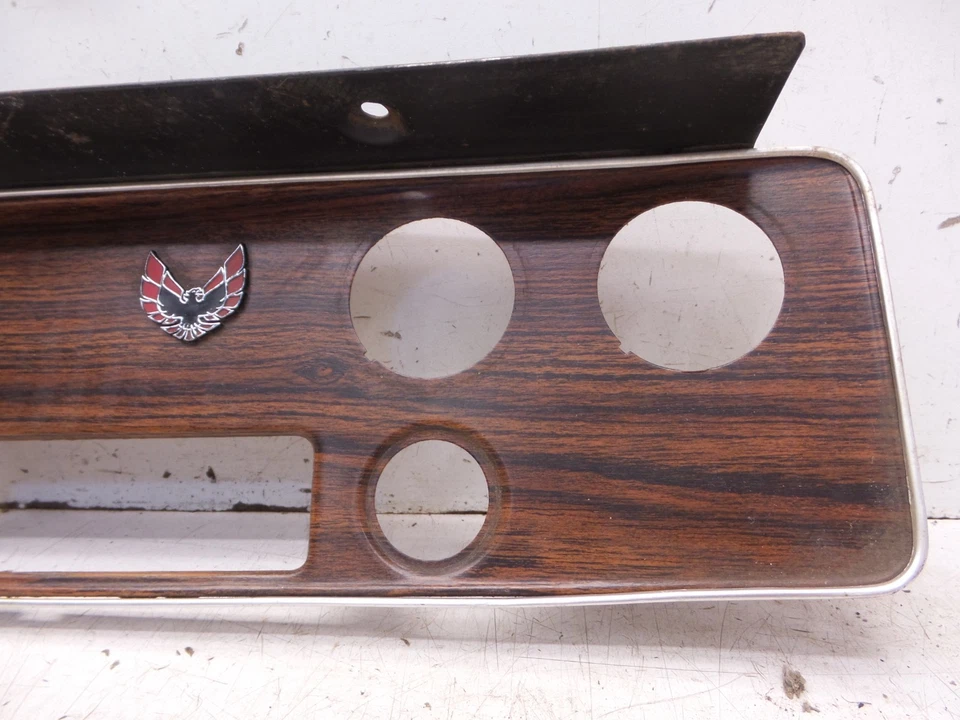 Borde de bisel de tablero Firebird Trans Am 70-81 con aire acondicionado grano de madera GM original Foto 2 de 4