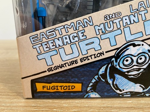 NECA Eastman & Laird's Teenage Mutant Ninja Turtles Fugitoid Signature Edition - Picture 2 of 3