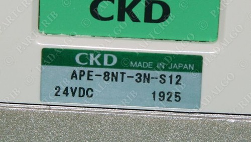 Interruptor de presión CKD Corporation APE-8NT-3N-S12 24 VDC NUEVO - Imagen 4 de 4