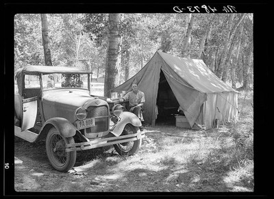 Photo:Yakima Washington Fruit Tramps Apple Thinning Camp 1936 Tent Car
