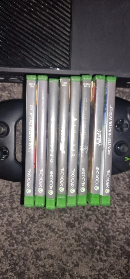 Xbox One 500GB Konsole Schwarz mit 2 Controller + Spielesortiment - Bild 2 von 4