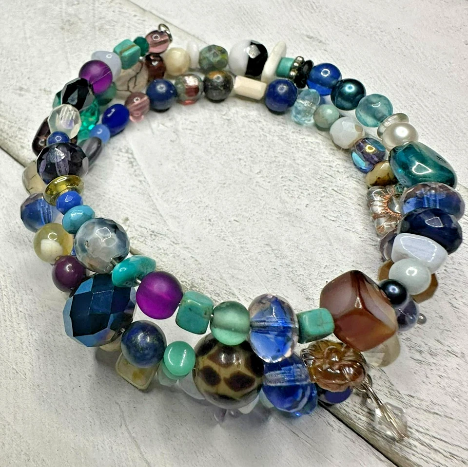 FB07 "PETALS" Blue Gemstone Memory Wire 34x Wrap Bracelet size 7 - Image 2 of 4