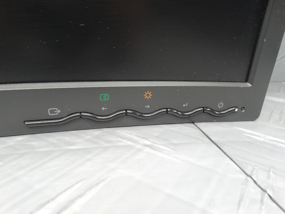 Lenovo Thinkvision L174 Monitor 9227-AE1 Monitor VGA Input Tested - Image 4 of 4