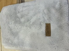 Unhide Faux Fur Mini Marsh 50 x 60 silvery blue and color