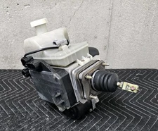 2001-02 Mitsubishi Montero Genuine ABS Control Module