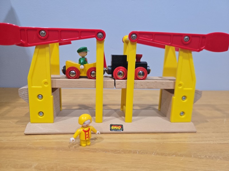 33363 Brio Wooden Train Up & Away Lift Up Bridge (Broken Piece, Easily Fixed)