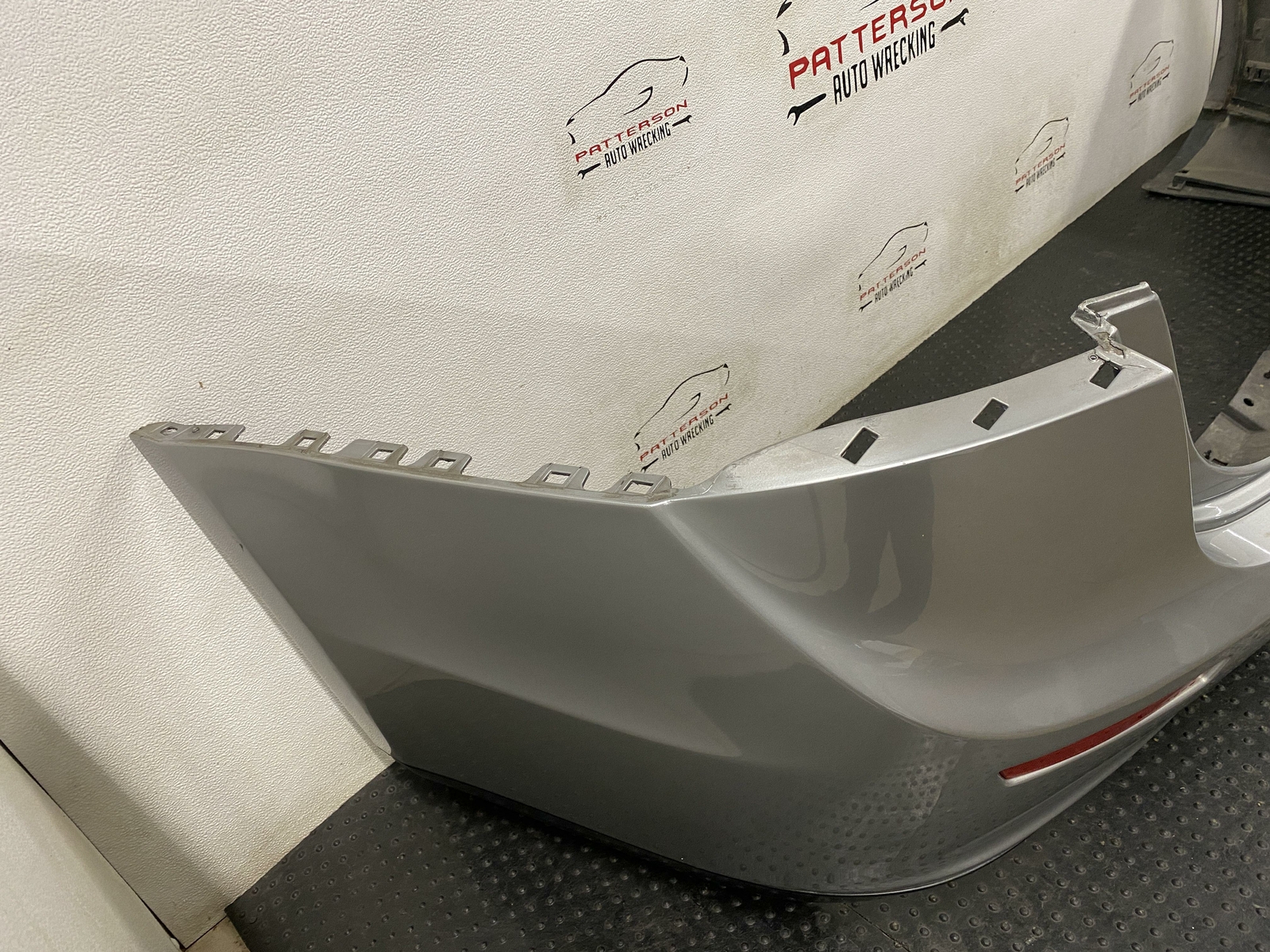 2014 MASERATI GHIBLI REAR BUMPER ASSEMBLY GRIGIO METALLO GRAY GRI