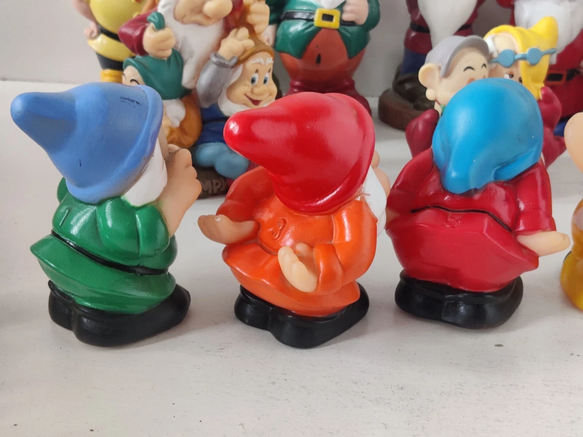 Walt Disney Snow White Seven Dwarfs Plastic Squeaky Vinyl Figures Set Of 16