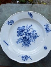 Mei&szlig;en, blaue Blume mit Insekten, 18. Jahrhundert, Speiseteller, 1. Wahl
