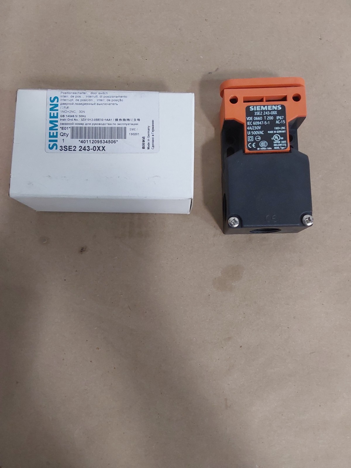 SIEMENS 3SE2 243-0XX INTERLOCK SWITCH & INTERLOCK KEY 3SX3 218