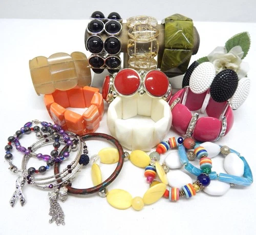 VINTAGE TO NOW FASHION/COSTUME JEWELRY BRACELET LOT ASSORTED TYPES & MATERIALS