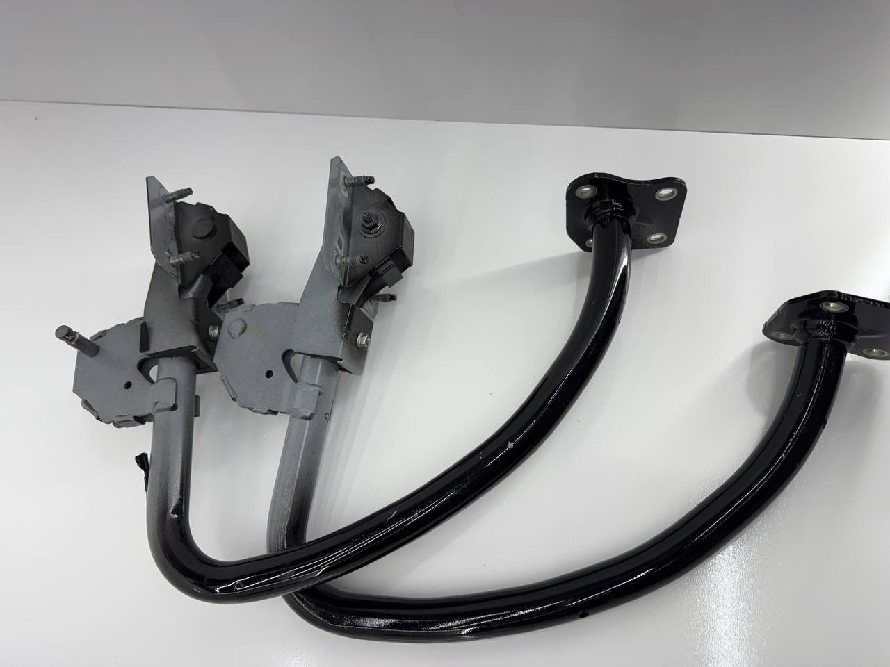 Set Of Two Rear Trunk Lid Hinge Support Fits 2014 Maserati Ghibli Sedan 3.0L 429