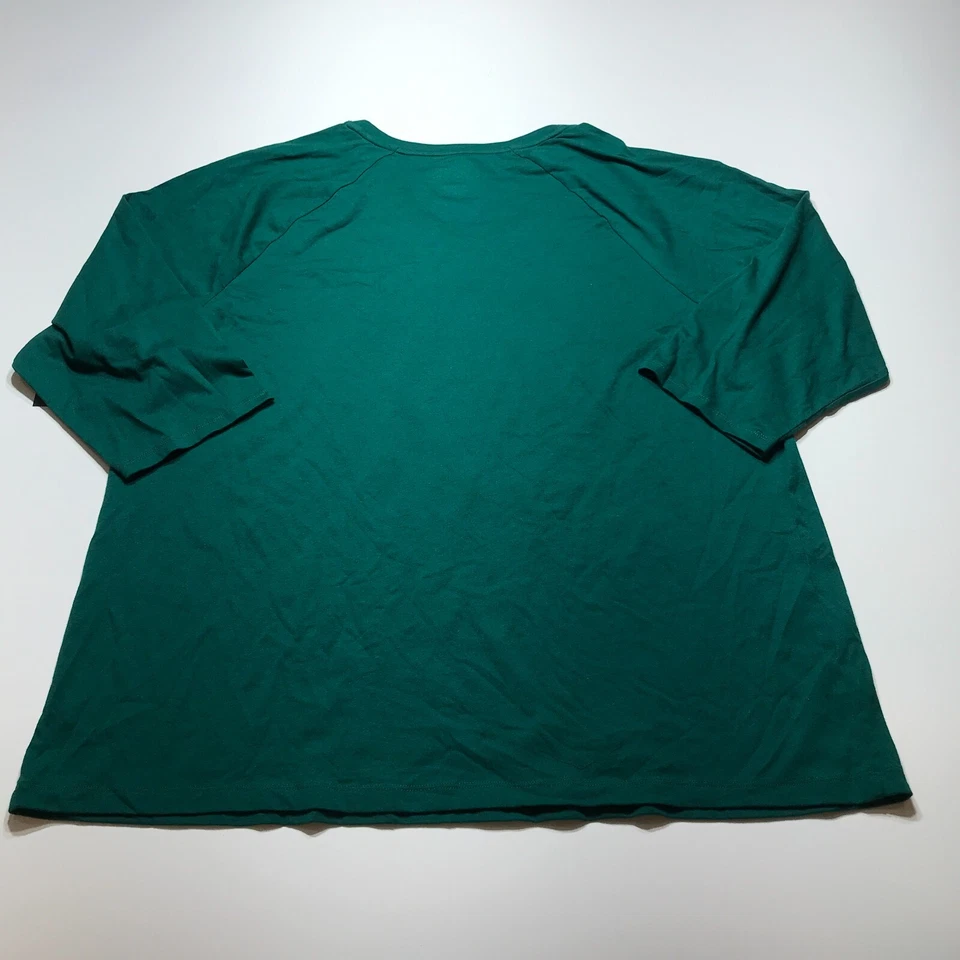 Camiseta City Streets Mujer Talla 1X Plus "Hola Otoño" Cuello en V Verde Manga Larga Foto 3 de 4