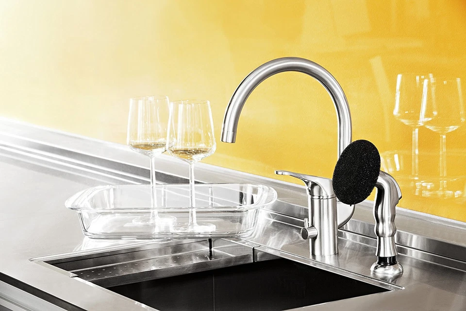 Rociador de fregadero de cocina Dish Genie níquel cepillado, esponja de limpieza para ollas y vasos Foto 2 de 4