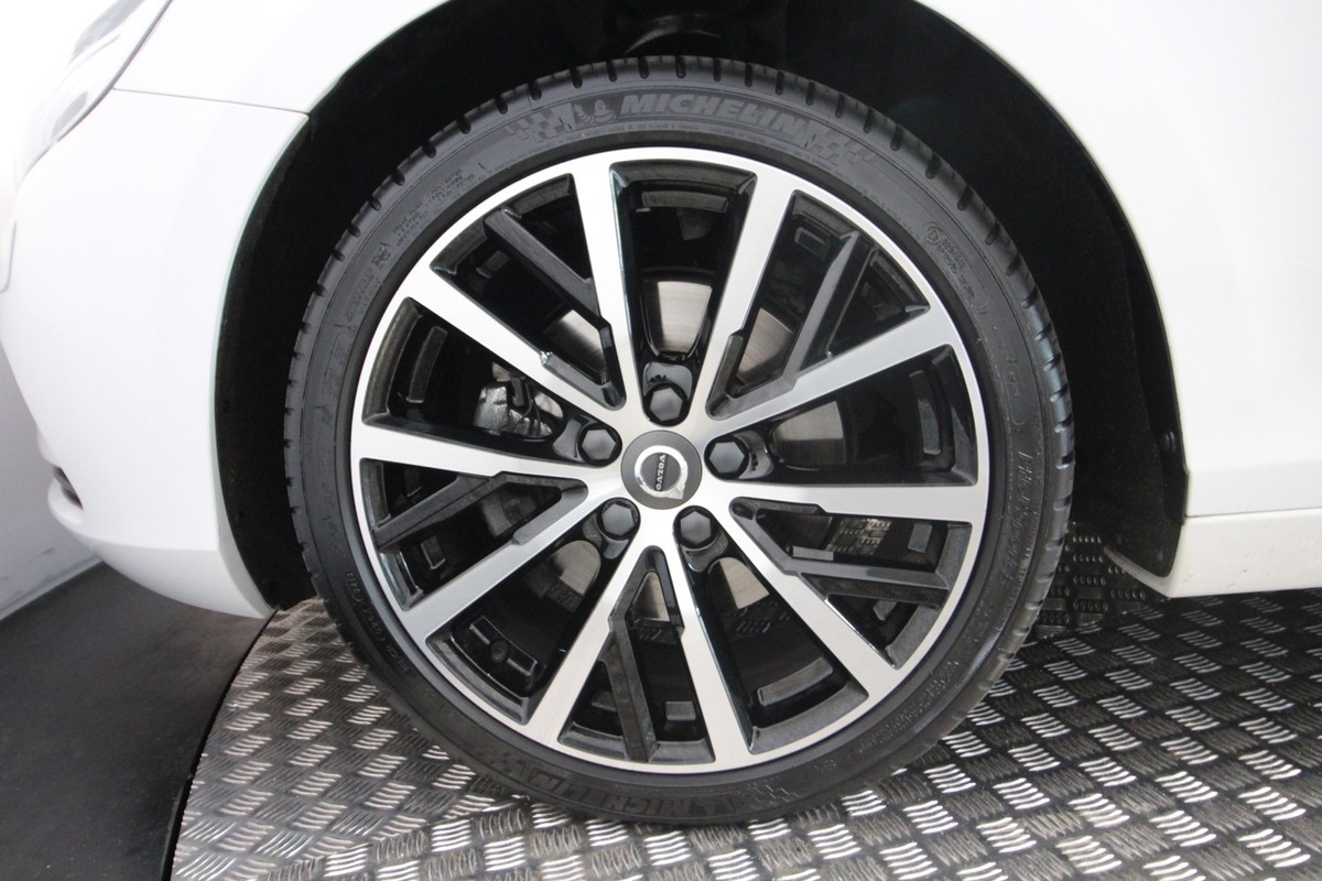 Volvo V40 2,0 D3 150 Momentum