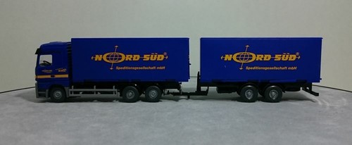 Wiking H0 599 03 41 MB Actros remolque maleta "Norte Sur" NUEVO & EMBALAJE ORIGINAL - Imagen 3 de 5