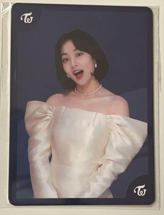 TWICE JIHYO OFFICIAL PHOTO CARD TWICE rock, paper, scissors game