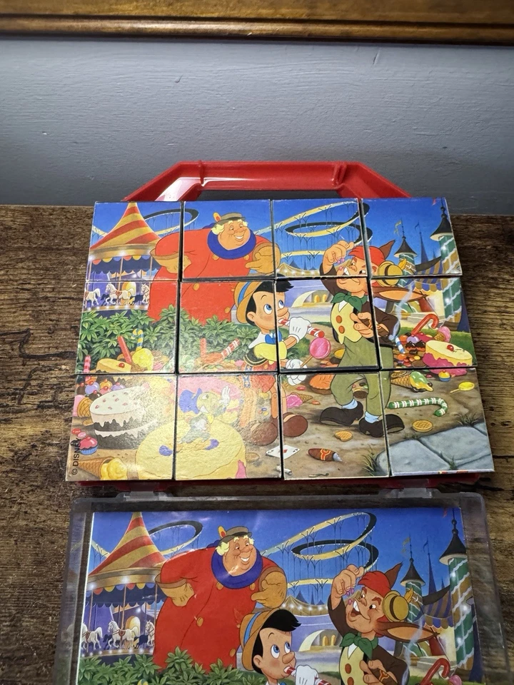 Rompecabezas de cubo de madera vintage de Disney - 101 dálmatas y Pinocho Foto 4 de 4