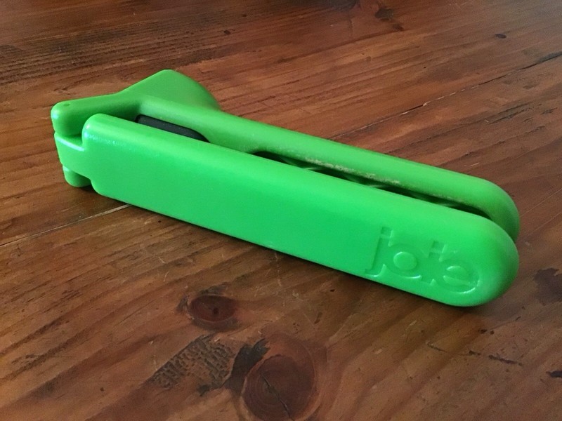 New JOIE Garlic Press, GREEN, 6.5”
