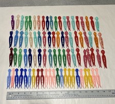LOT OF 83 VINTAGE CLOTHES PINS ROGERS CLEAN GRIP PLASTIC FIGURAL CHARACTER FACES