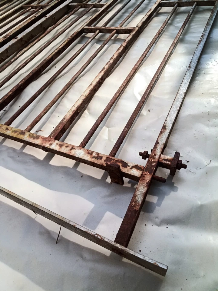 151 x 45 cm - Paire d'anciennes grilles décoratives art deco, en metal - Photo 2/4