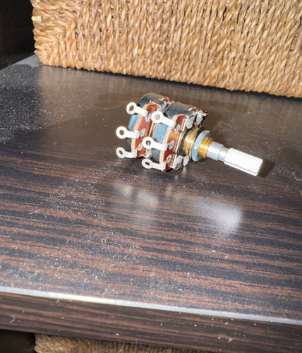 Vintage Marantz 2270 receiver  BALANCE control pot.