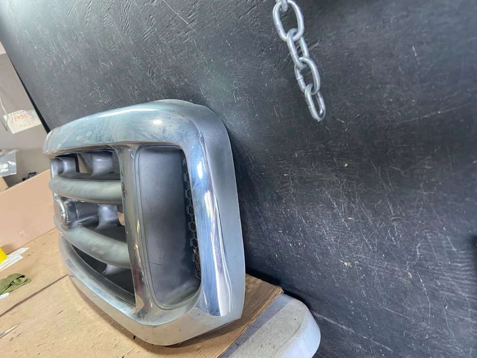 Ford F250 2001 a 2004 F350 F450 F550 Super Duty Excursion parrilla gris N5752 DG Foto 2 de 4