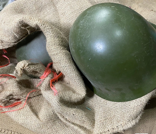 ORIGINAL SURPLUS VIETNAM WAR CHINESE PLA SOLDIER 1980 STEEL HELMET OLD